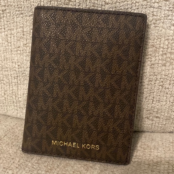 Michael Kors Handbags - Micheal Kors Passport Wallet